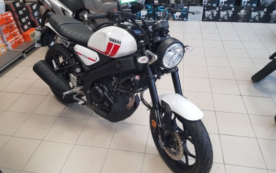 YAMAHA 125 XSR