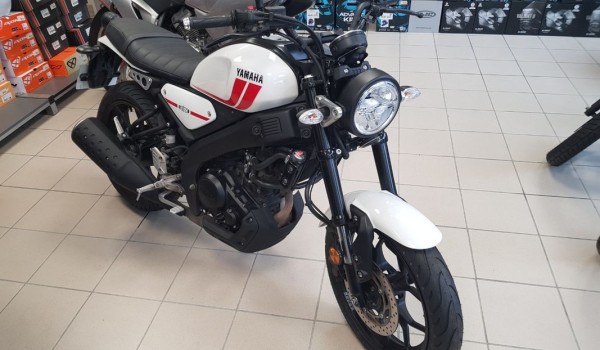 YAMAHA 125 XSR