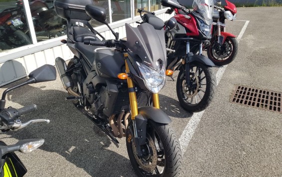 YAMAHA FZ8 SP-R