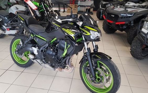 KAWASAKI Z650 BRIDABLE PERMIS A2